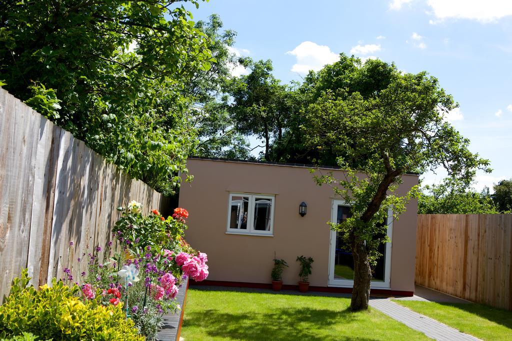ستارتفورد أبون آفون No. 82 B&B المظهر الخارجي الصورة