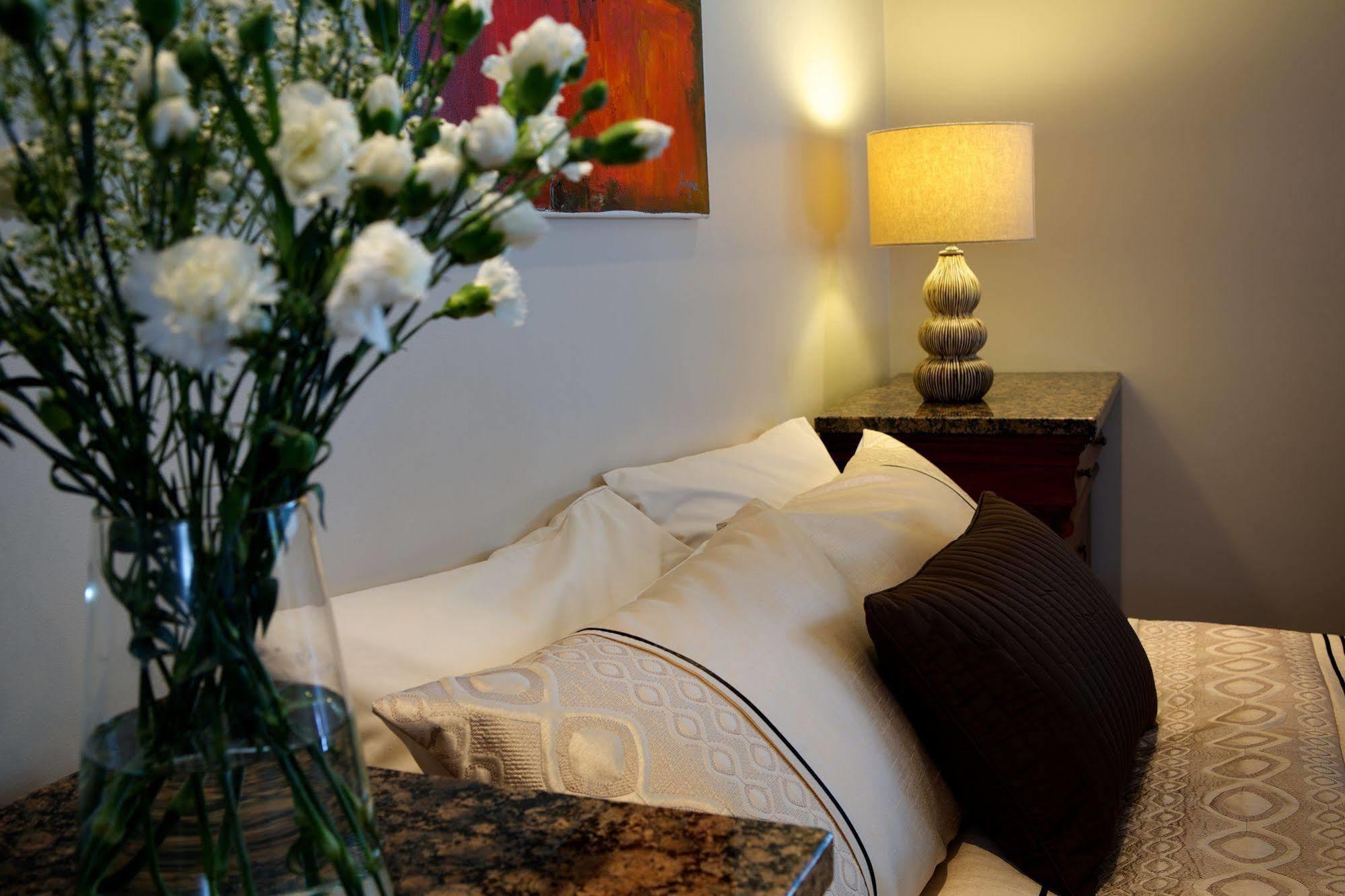 ستارتفورد أبون آفون No. 82 B&B المظهر الخارجي الصورة