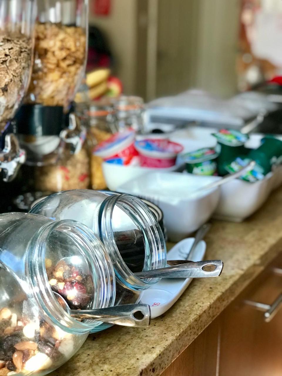 ستارتفورد أبون آفون No. 82 B&B المظهر الخارجي الصورة