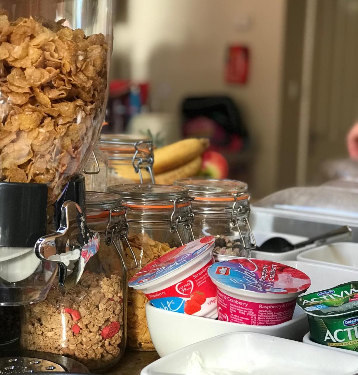 ستارتفورد أبون آفون No. 82 B&B المظهر الخارجي الصورة